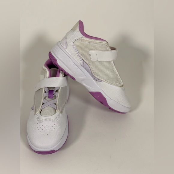 NWOB Jordan Max Aura 4 White Barely Grape Rush Fuchsia (PS) - Picture 3 of 7